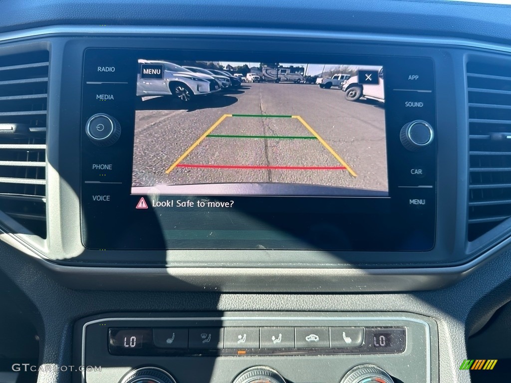2020 Volkswagen Atlas SE R-Line Controls Photos