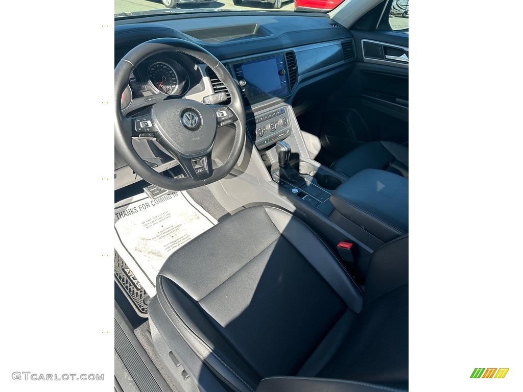 2020 Volkswagen Atlas SE R-Line Front Seat Photos