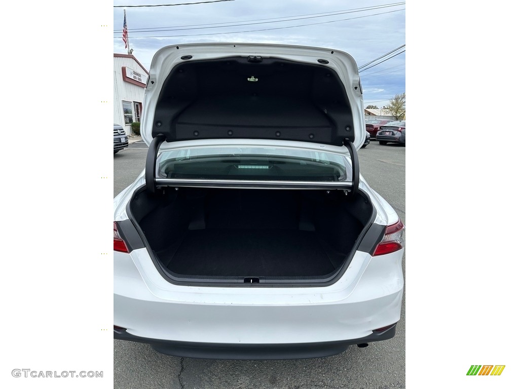 2022 Toyota Camry LE Trunk Photo #146719651