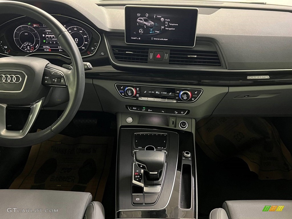2020 Audi Q5 e Premium Plus quattro Hybrid Rock Gray Dashboard Photo #146720532