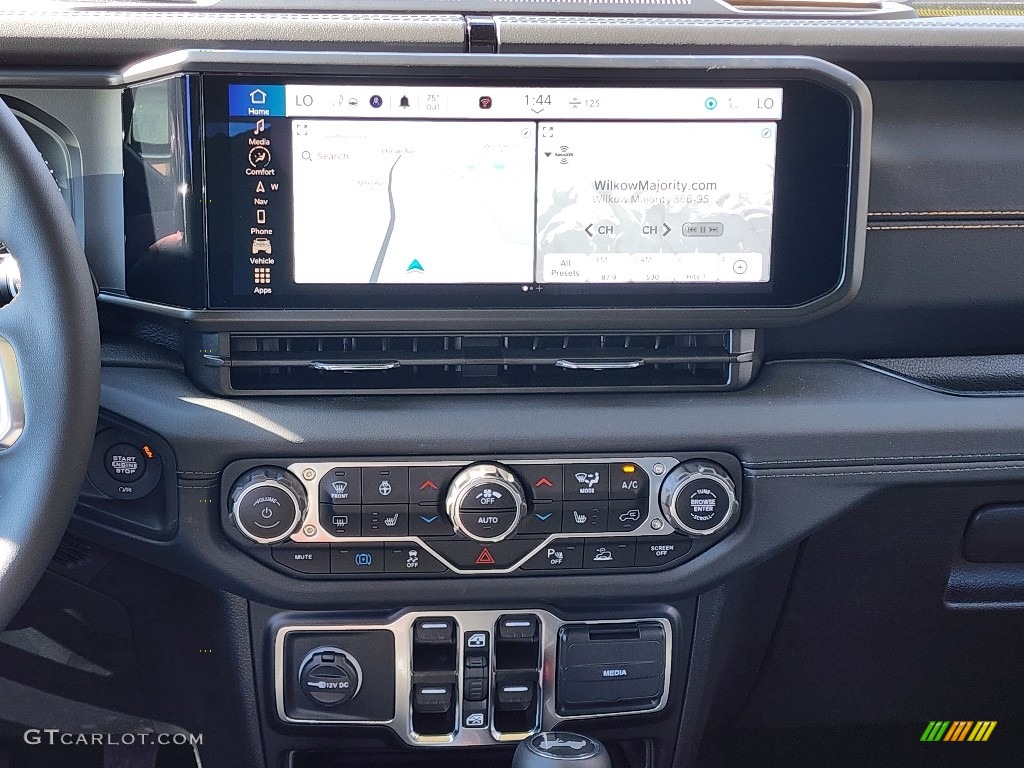 2024 Jeep Wrangler 4-Door Sahara 4xe Hybrid Controls Photos