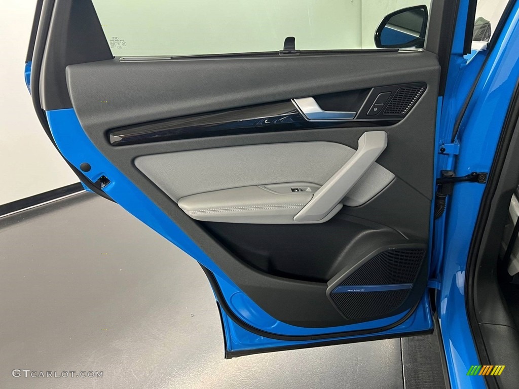 2020 Audi Q5 e Premium Plus quattro Hybrid Rock Gray Door Panel Photo #146720859