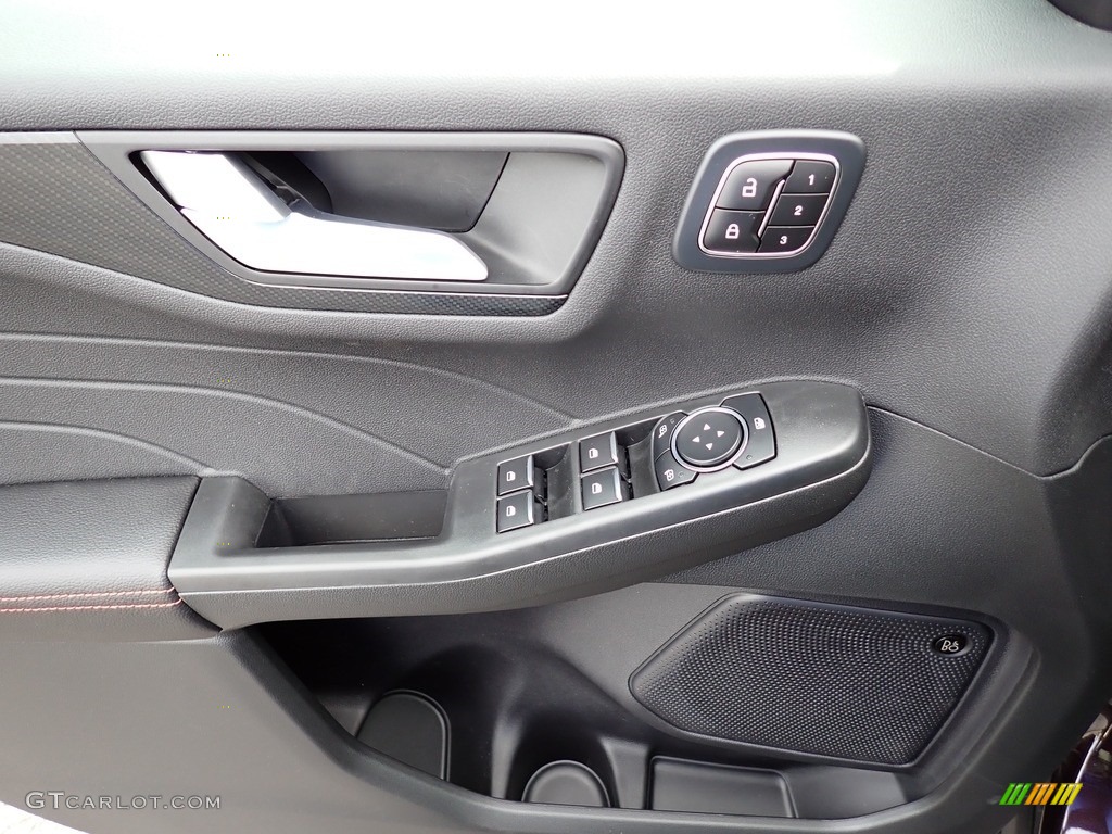 2023 Ford Escape ST-Line Select AWD Door Panel Photos