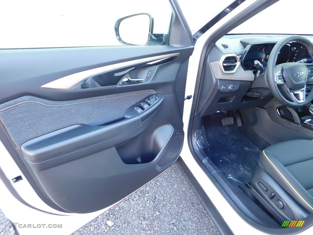 2024 Chevrolet Trailblazer ACTIV AWD Jet Black/Artemis Door Panel Photo #146721576