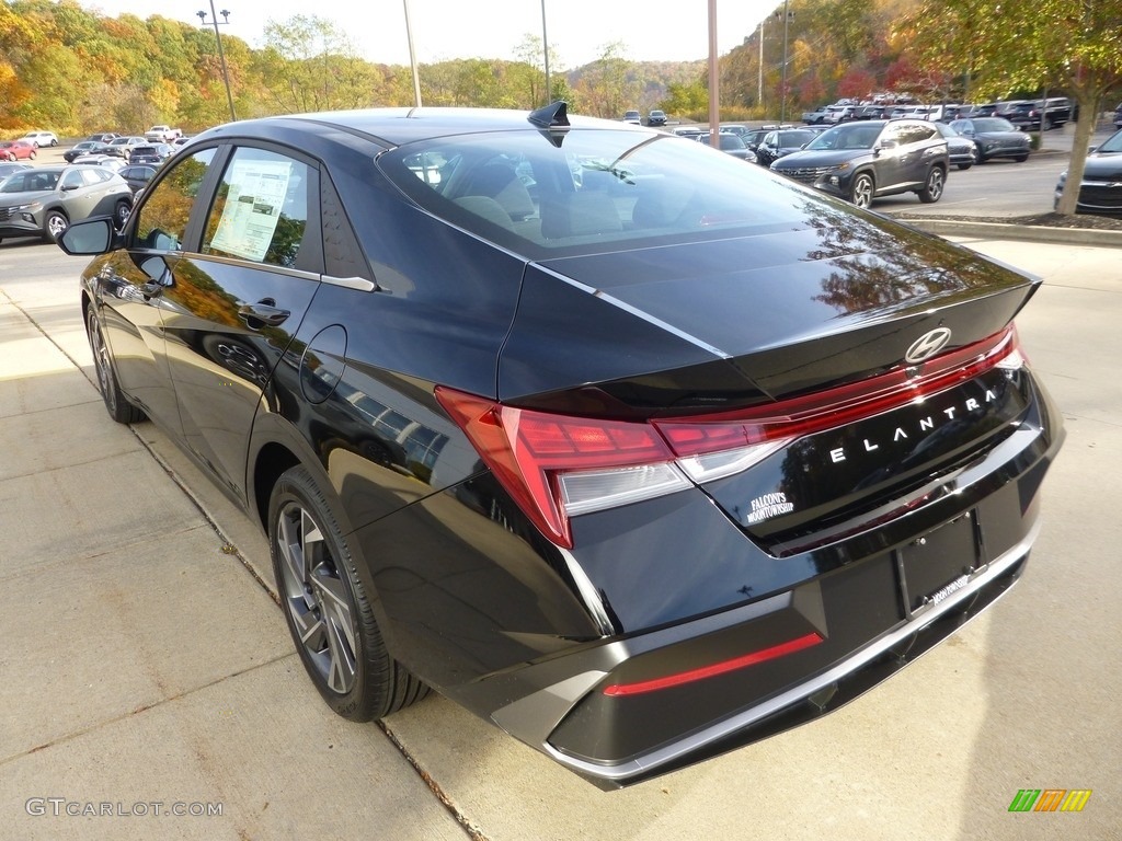 2024 Elantra SEL - Abyss Black / Black photo #5