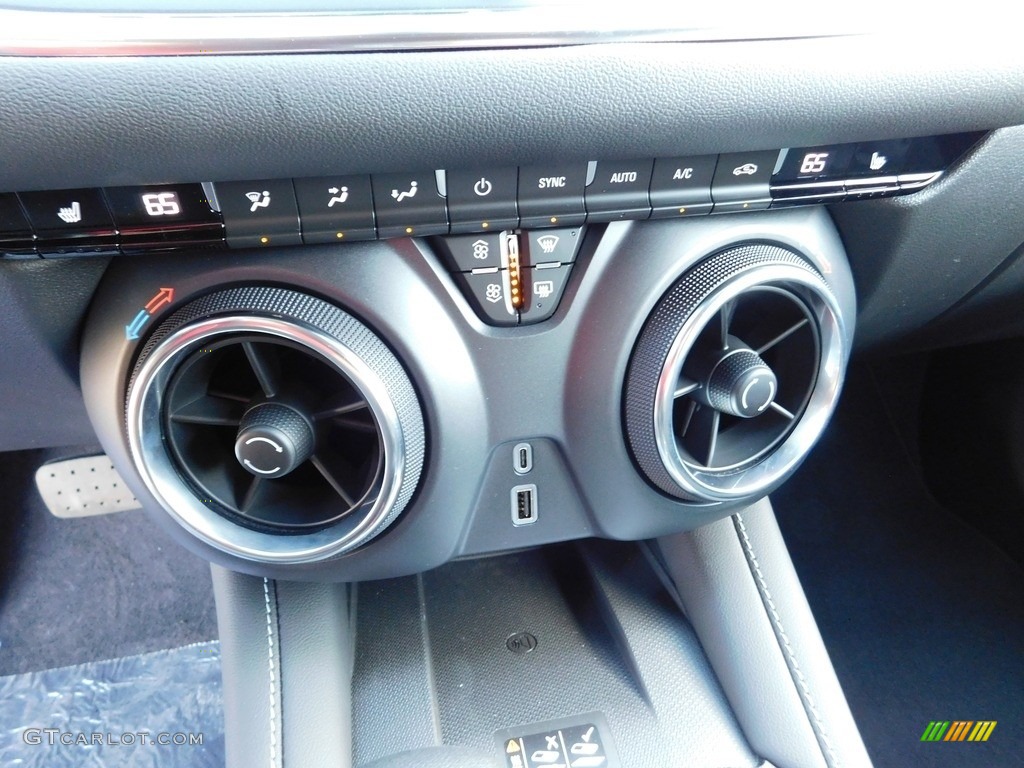 2024 Chevrolet Blazer LT AWD Controls Photos