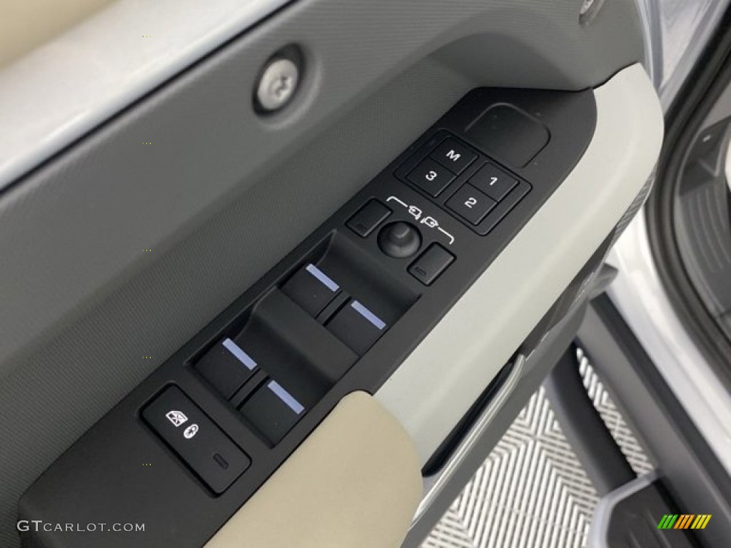 2023 Land Rover Defender 110 S Door Panel Photos