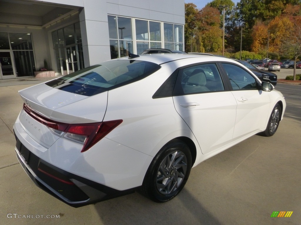 2024 Elantra SEL - Serenity White / Gray photo #2