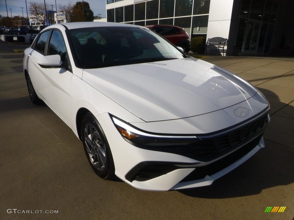 2024 Elantra SEL - Serenity White / Gray photo #9