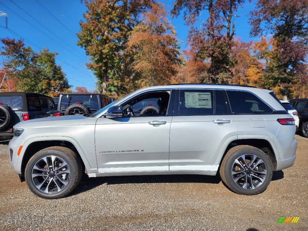 2024 Grand Cherokee Overland 4x4 - Silver Zynith / Global Black photo #3