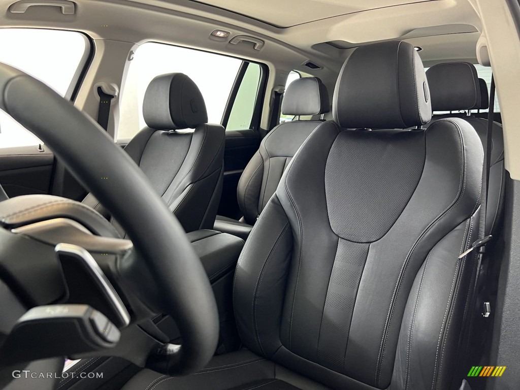 2022 BMW X7 xDrive40i Front Seat Photo #146725760
