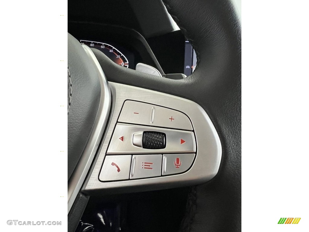2022 BMW X7 xDrive40i Steering Wheel Photos