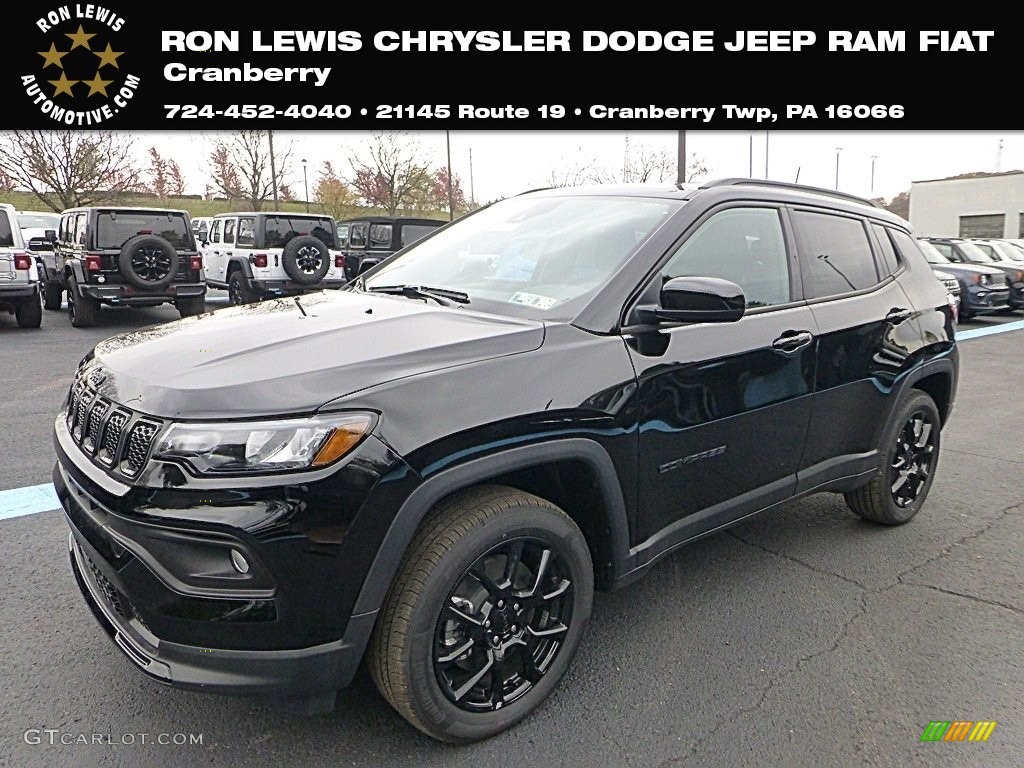 2024 Compass Limited 4x4 - Diamond Black Crystal Pearl / Black photo #1