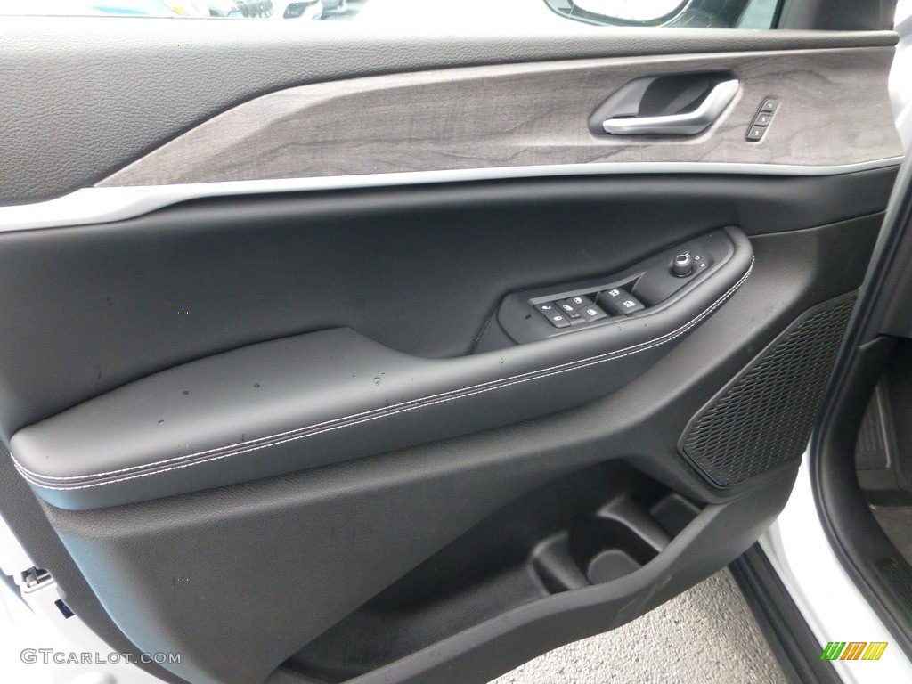 2024 Jeep Grand Cherokee L Limited 4x4 Global Black Door Panel Photo #146727596
