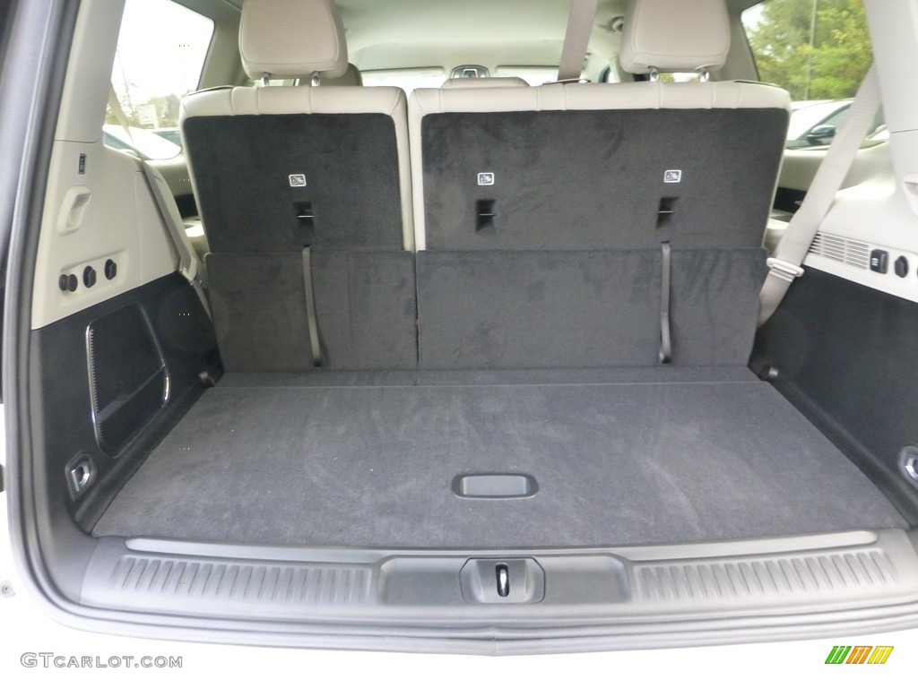 2023 Jeep Wagoneer Base 4x4 Trunk Photos