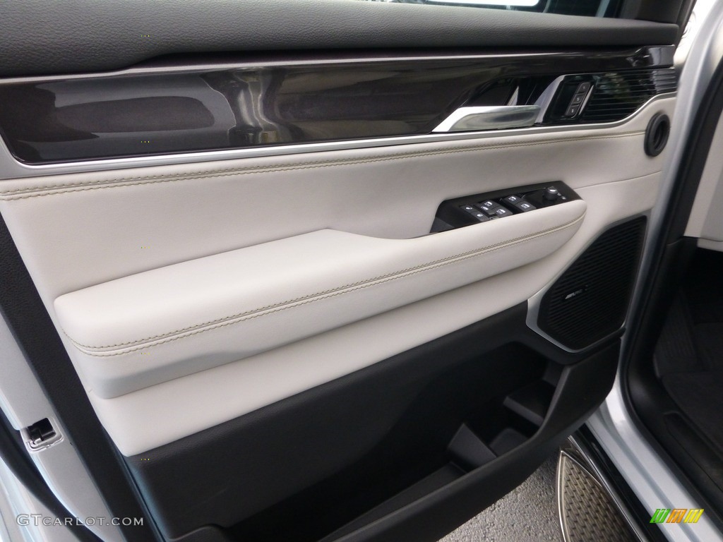 2023 Jeep Wagoneer Base 4x4 Sea Salt/Black Door Panel Photo #146728364