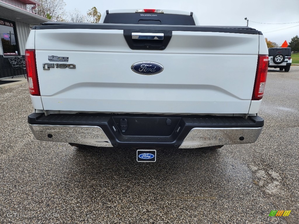 2015 F150 XLT SuperCrew 4x4 - Oxford White / Medium Earth Gray photo #3