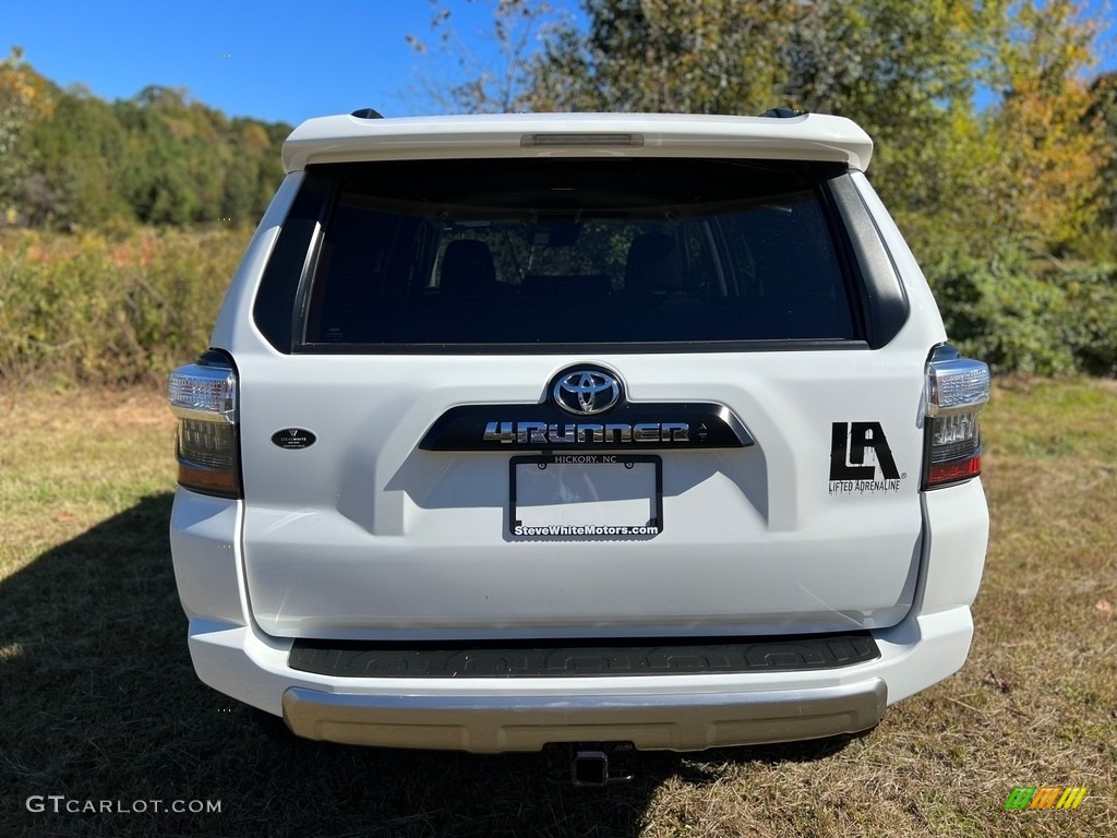2022 4Runner TRD Off Road 4x4 - White / Black/Graphite photo #7