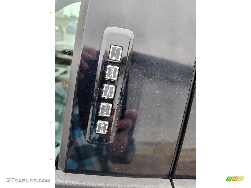 2015 F150 XLT SuperCrew 4x4 - Oxford White / Medium Earth Gray photo #10