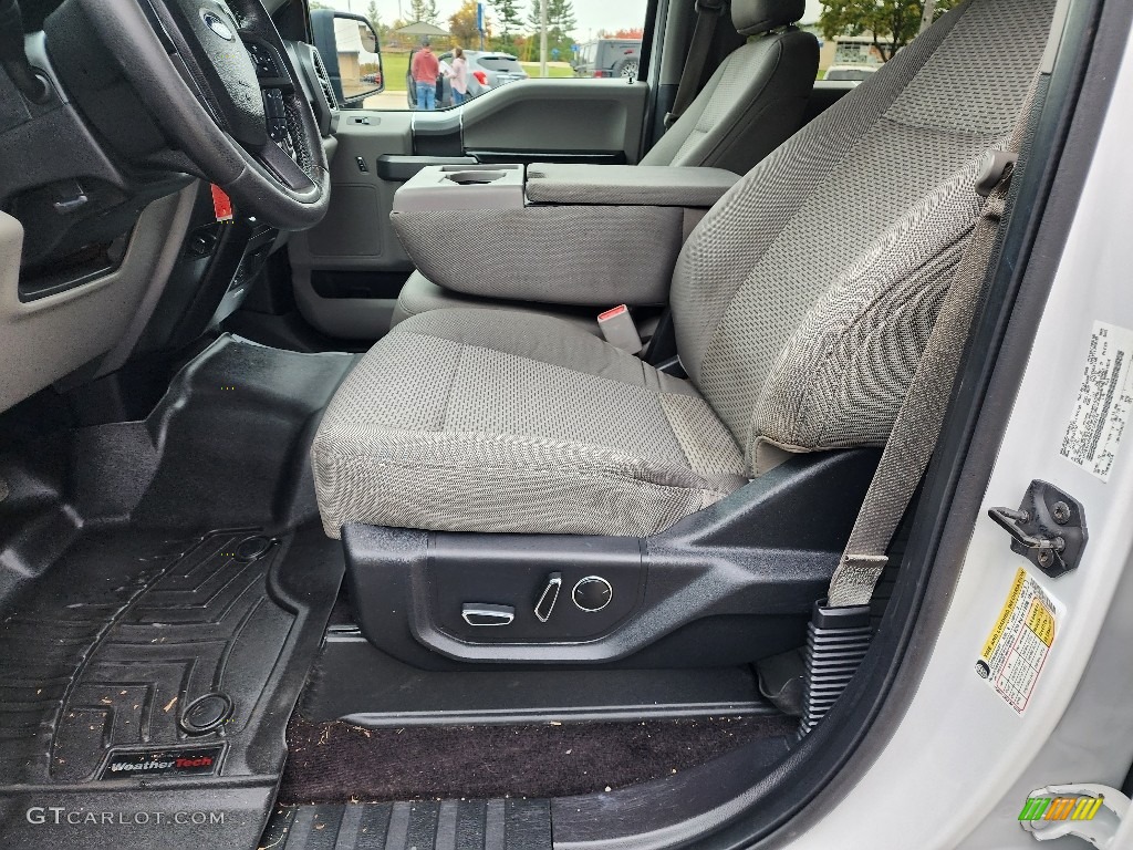 2015 F150 XLT SuperCrew 4x4 - Oxford White / Medium Earth Gray photo #14