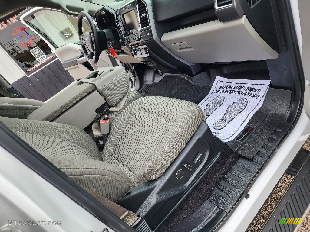 2015 F150 XLT SuperCrew 4x4 - Oxford White / Medium Earth Gray photo #24