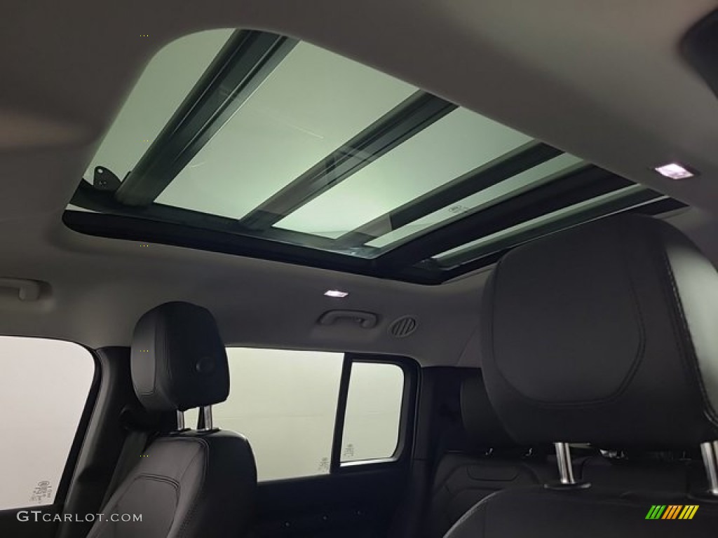 2023 Land Rover Defender 130 SE TReK Edition Sunroof Photos