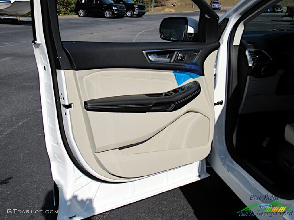 2024 Ford Edge Titanium AWD Medium Soft Ceramic Door Panel Photo #146731957