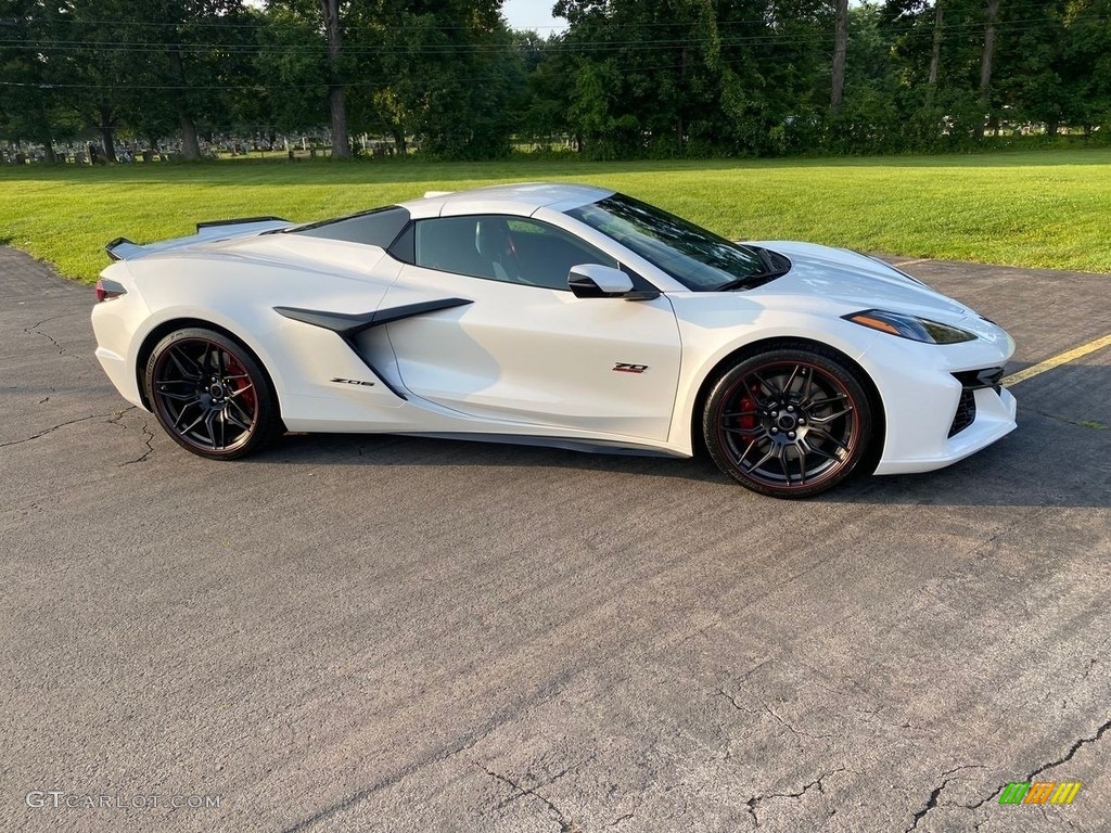 White Pearl Metallic Tricoat 2023 Chevrolet Corvette 70th Anniversary Edition Z06 Convertible Exterior Photo #146732873