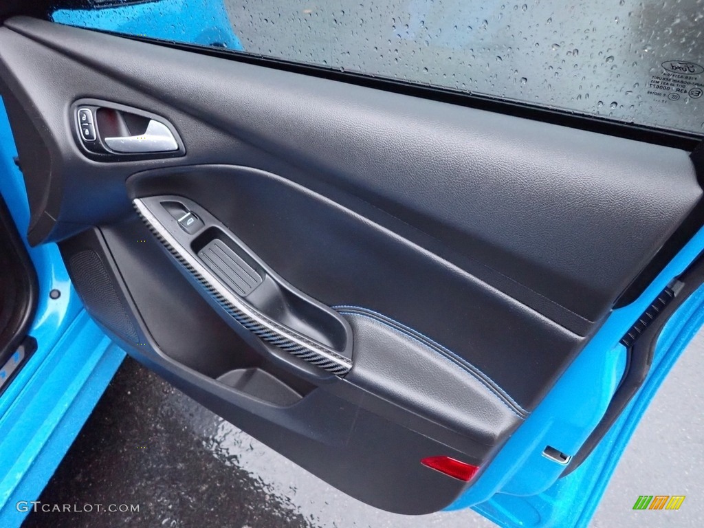 2018 Focus RS Hatch - Nitrous Blue / Charcoal Black Recaro Leather photo #15
