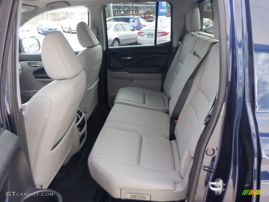 2020 Honda Ridgeline RTL-E AWD Rear Seat Photos