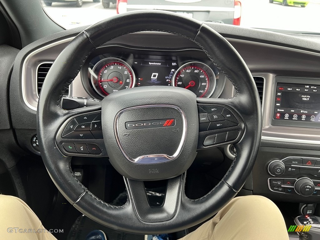 2022 Dodge Charger SXT Steering Wheel Photos