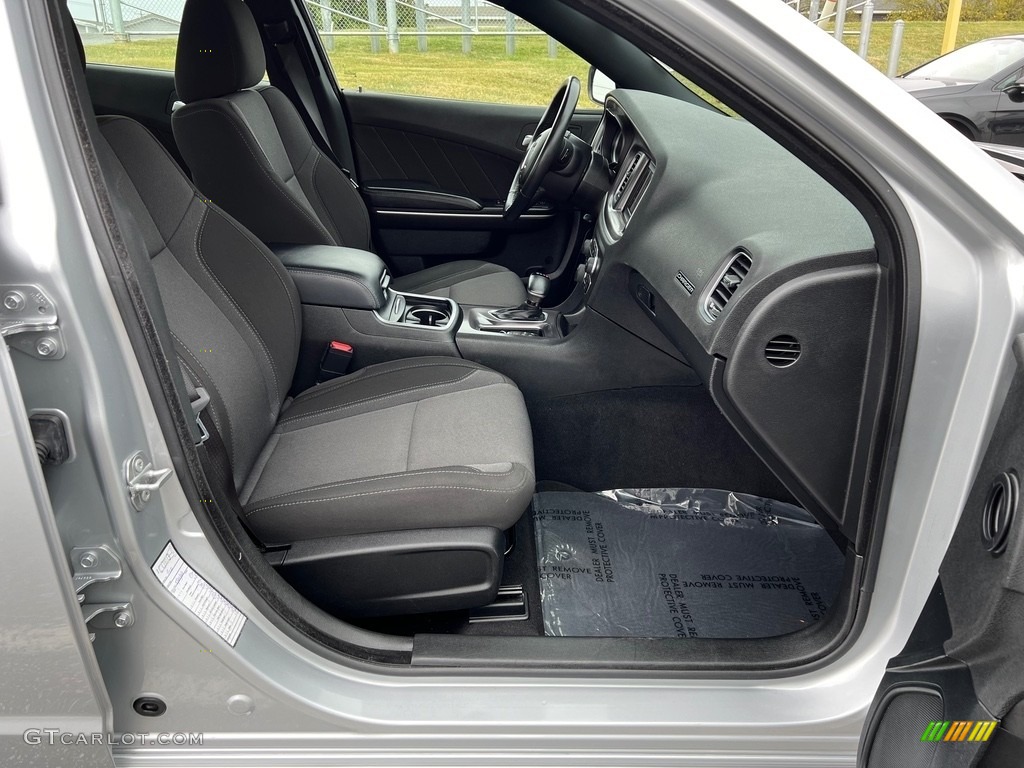 2022 Dodge Charger SXT Front Seat Photos