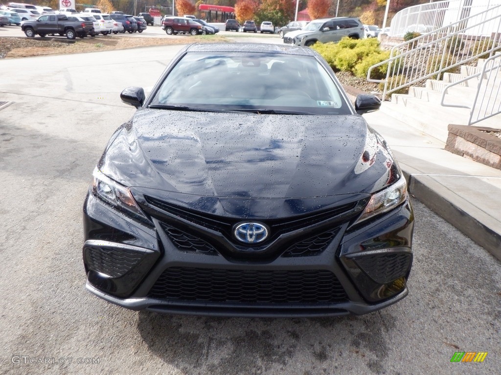 2024 Midnight Black Metallic Toyota Camry SE Nightshade Hybrid