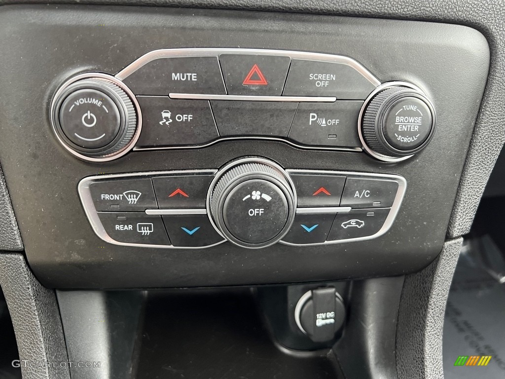 2022 Dodge Charger SXT Controls Photos