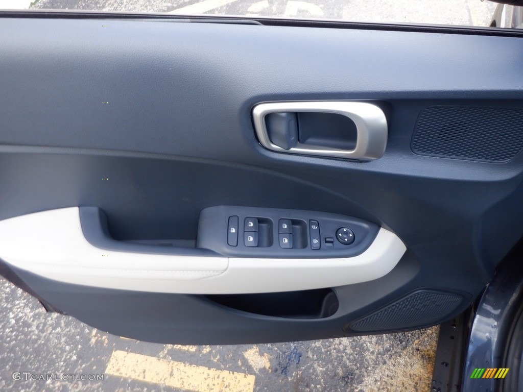 2024 Hyundai Venue Limited Door Panel Photos