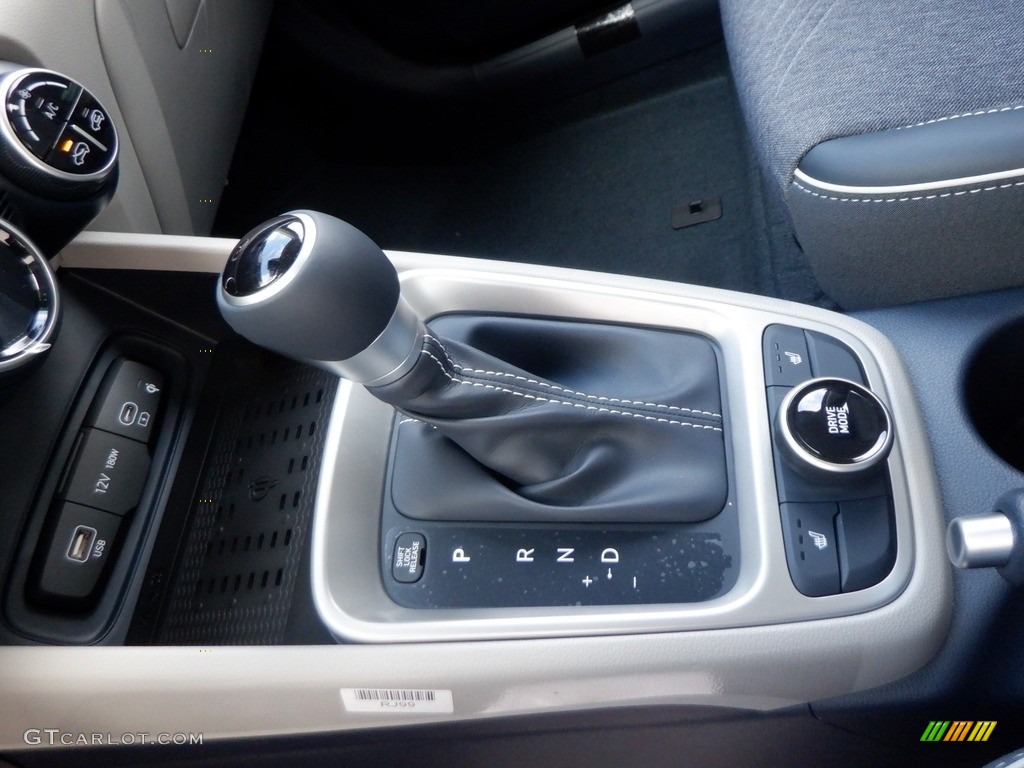2024 Hyundai Venue Limited Transmission Photos