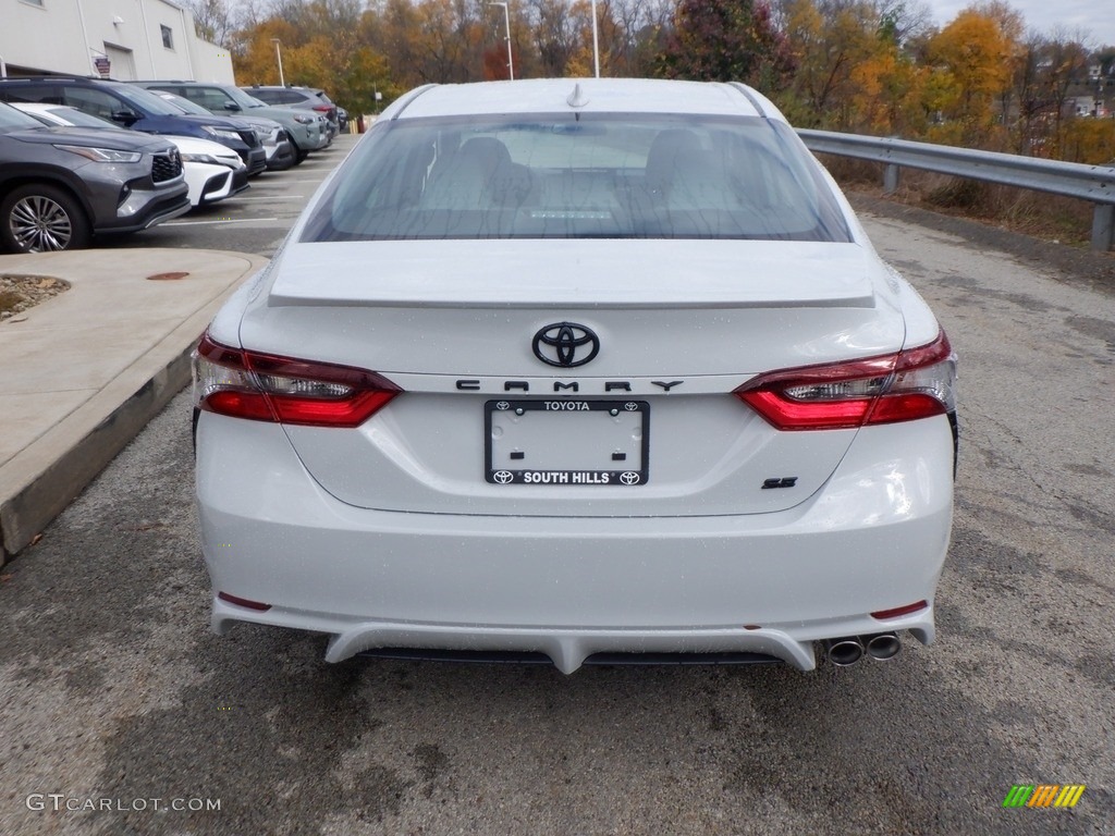 2024 Camry SE - Ice Edge / Black photo #7