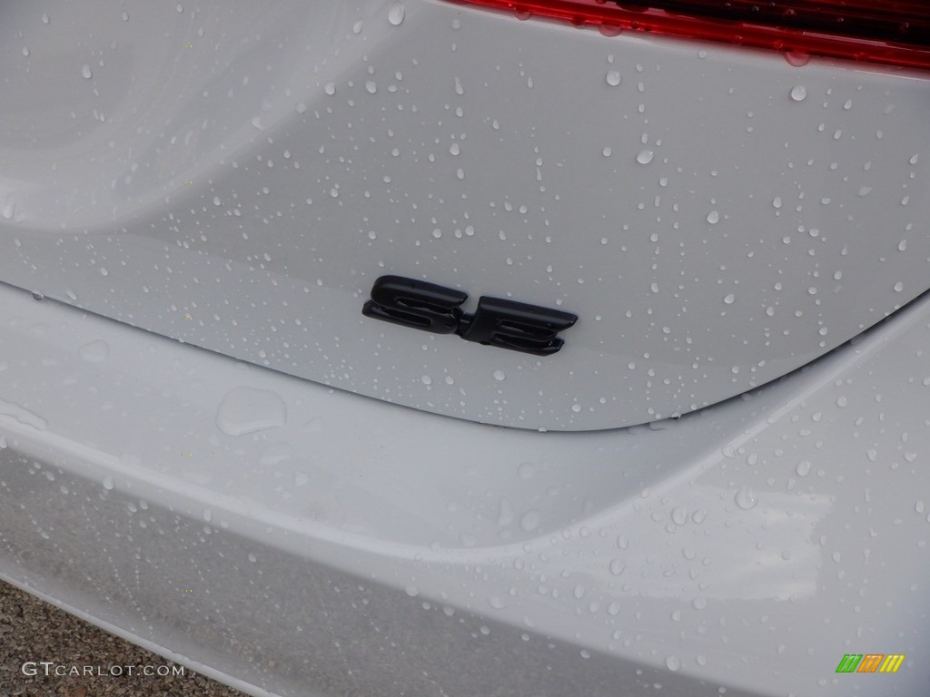 2024 Camry SE - Ice Edge / Black photo #8