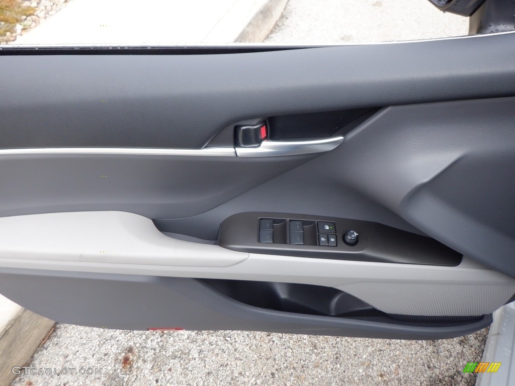 2024 Camry SE - Ice Edge / Black photo #13