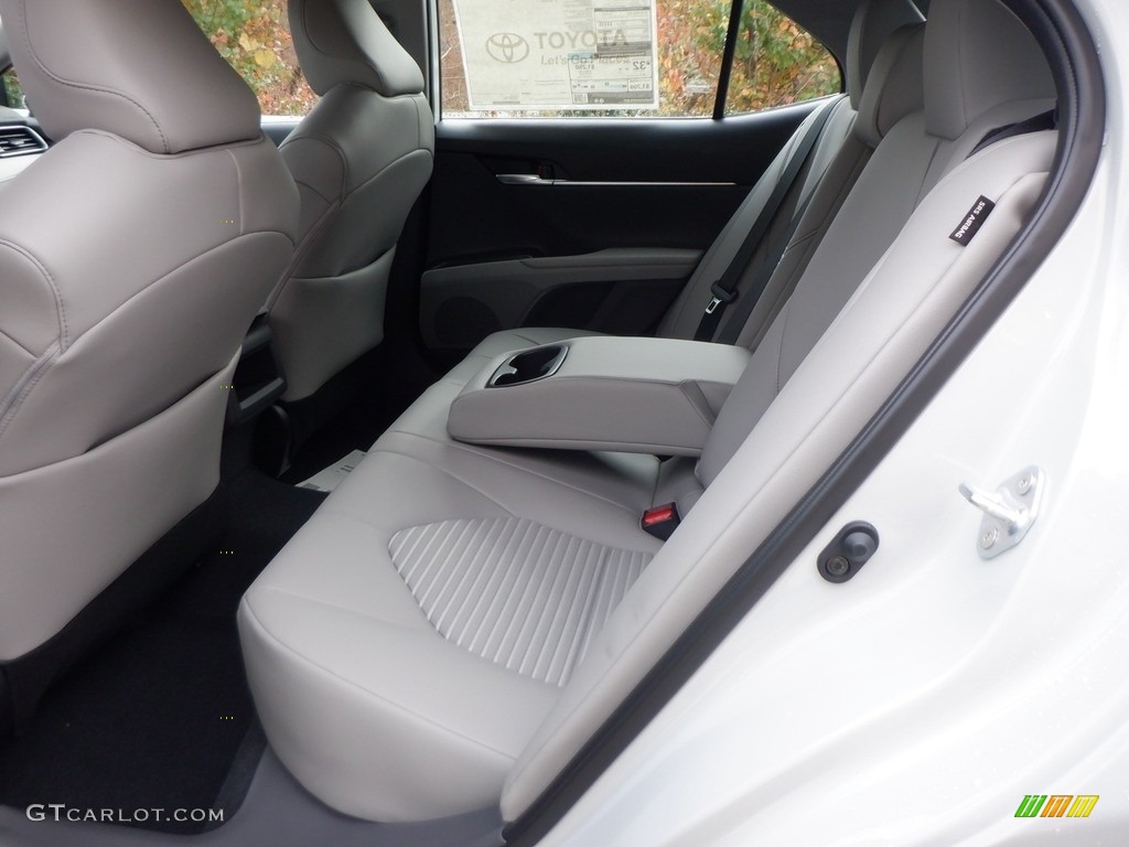 2025 Toyota Camry SE Rear Seat Photos