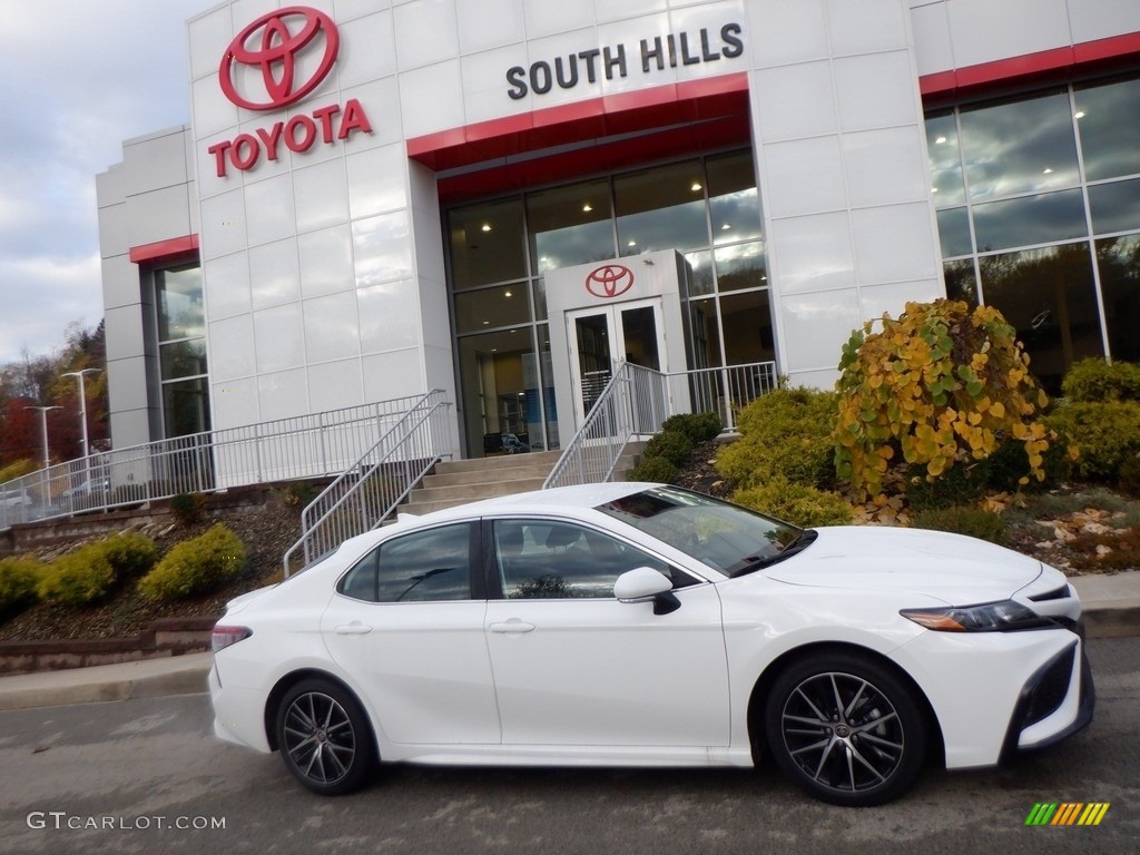 2023 Camry SE - Ice Cap / Black photo #2