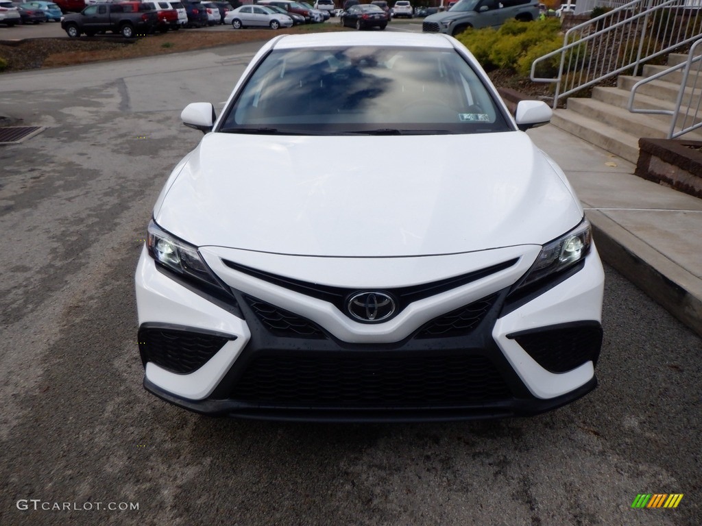 2023 Camry SE - Ice Cap / Black photo #5