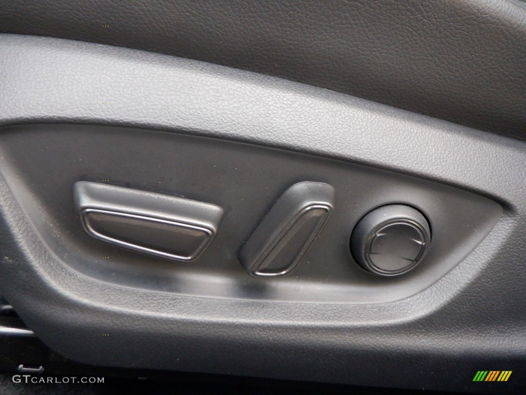 2023 Camry SE - Ice Cap / Black photo #15
