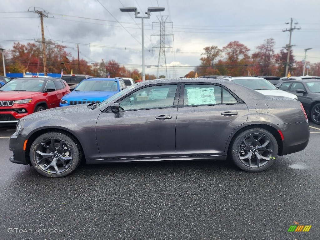 Granite Crystal Metallic 2023 Chrysler 300 Touring L Exterior Photo #146744140