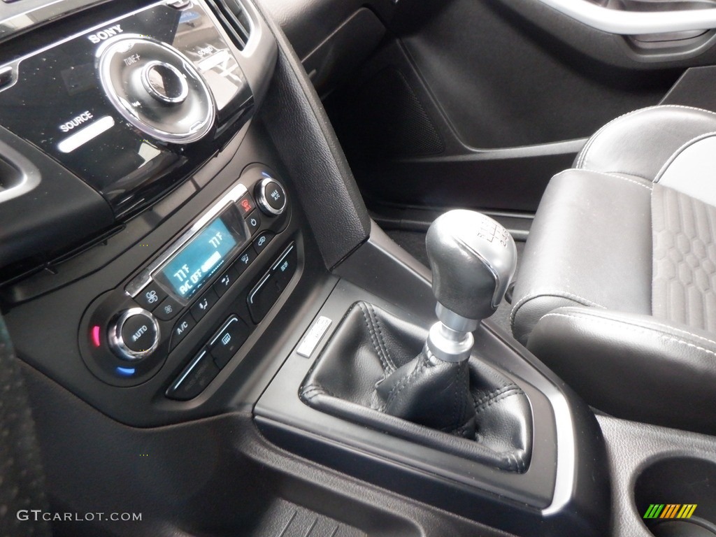 2013 Focus ST Hatchback - Ingot Silver / ST Smoke Storm Recaro Seats photo #16