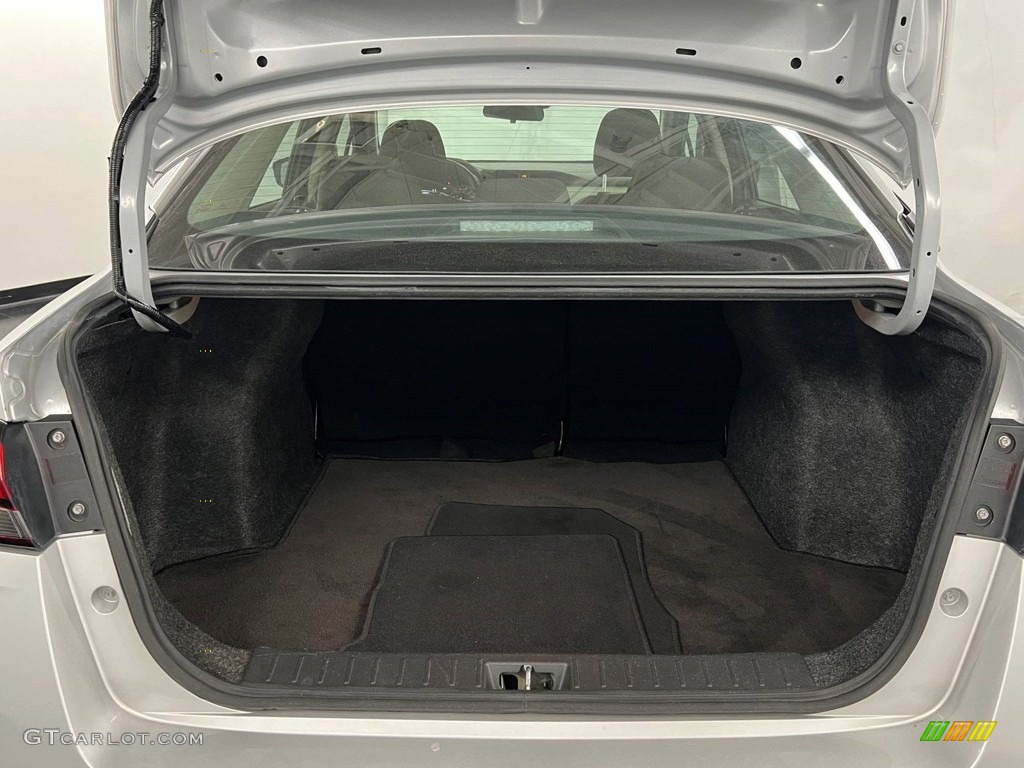 2021 Versa SV - Brilliant Silver Metallic / Graphite photo #28