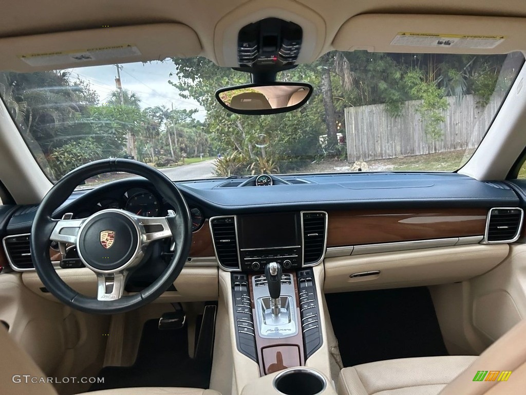 2011 Porsche Panamera 4 Dashboard Photos