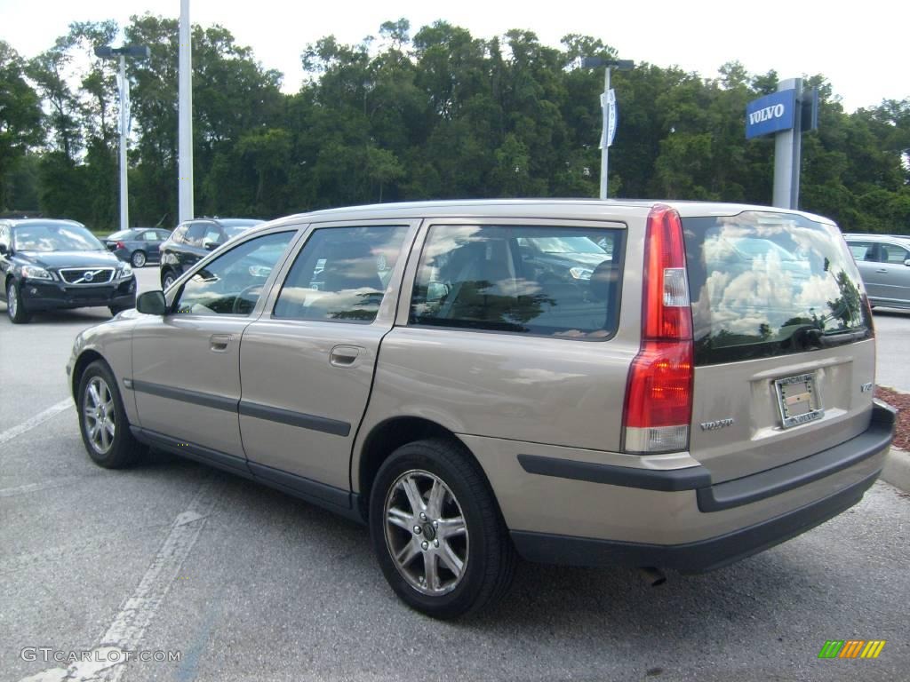 2004 V70 2.4 - Ash Gold Metallic / Taupe photo #5