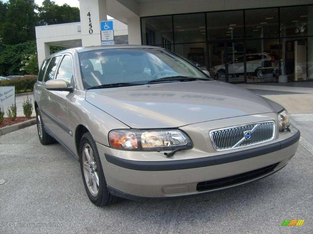 2004 V70 2.4 - Ash Gold Metallic / Taupe photo #9