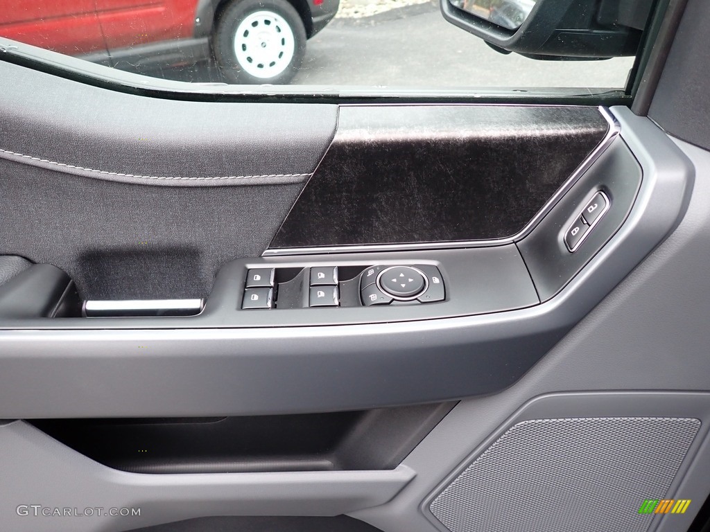 2023 Ford F150 Lightning XLT 4x4 Door Panel Photos
